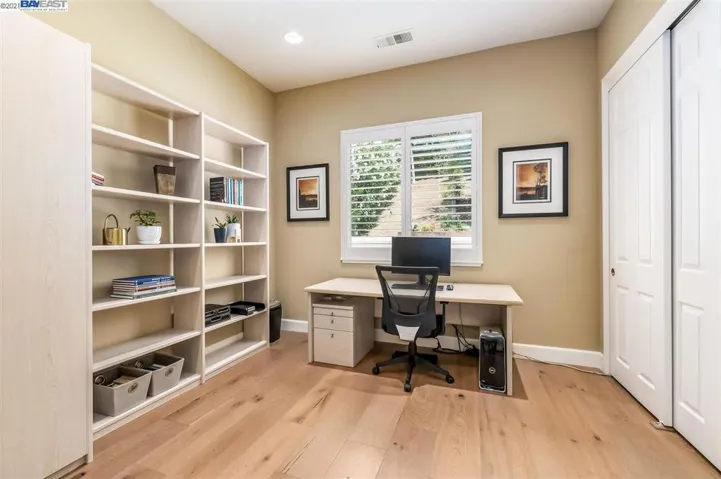839 Summit Creek Lane, Pleasanton, California 94566-3811