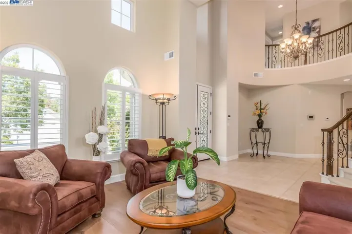 839 Summit Creek Lane, Pleasanton, California 94566-3811