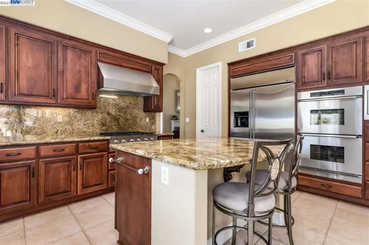 839 Summit Creek Lane, Pleasanton, California 94566-3811