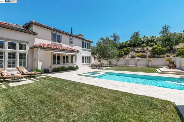839 Summit Creek Lane, Pleasanton, California 94566-3811