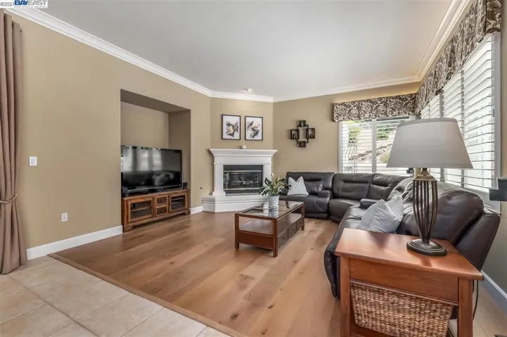 839 Summit Creek Lane, Pleasanton, California 94566-3811