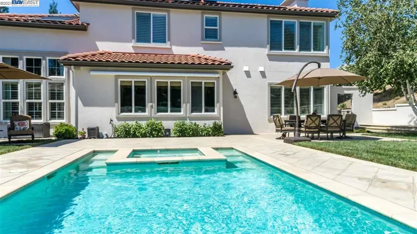 839 Summit Creek Lane, Pleasanton, California 94566-3811
