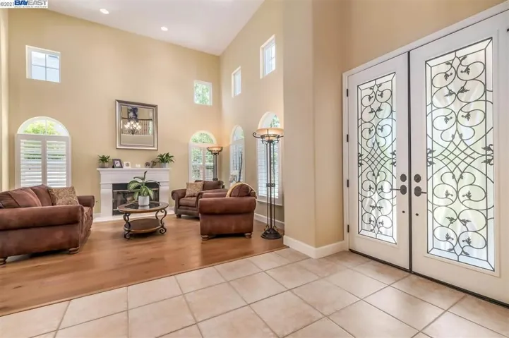 839 Summit Creek Lane, Pleasanton, California 94566-3811