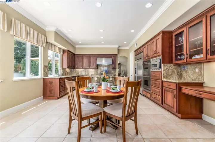 839 Summit Creek Lane, Pleasanton, California 94566-3811