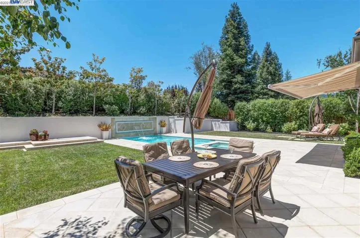 839 Summit Creek Lane, Pleasanton, California 94566-3811
