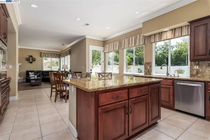 839 Summit Creek Lane, Pleasanton, California 94566-3811