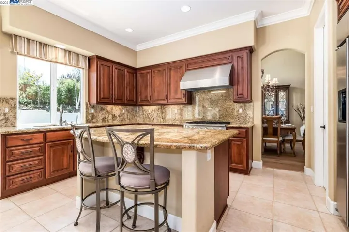 839 Summit Creek Lane, Pleasanton, California 94566-3811