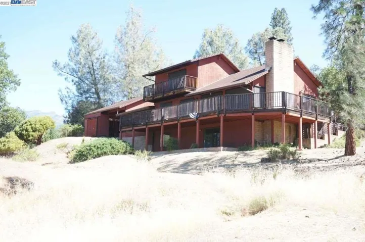 137 Reservoir Rd, Weaverville, California 96093