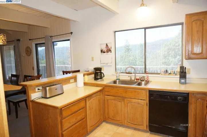 137 Reservoir Rd, Weaverville, California 96093
