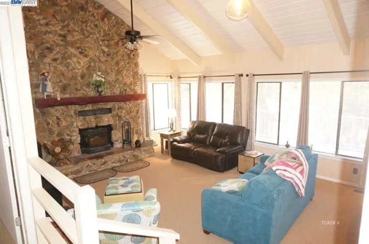 137 Reservoir Rd, Weaverville, California 96093