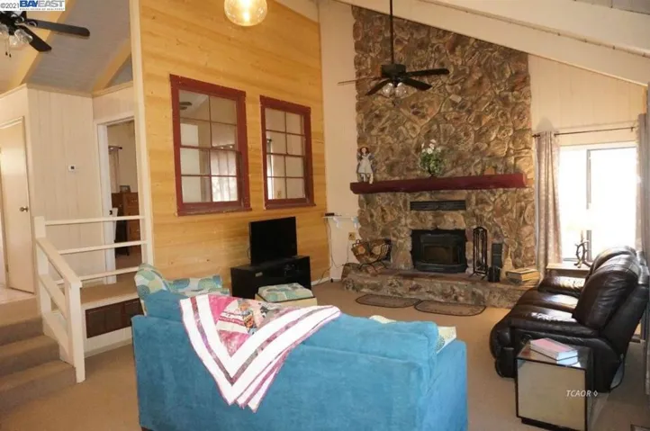137 Reservoir Rd, Weaverville, California 96093