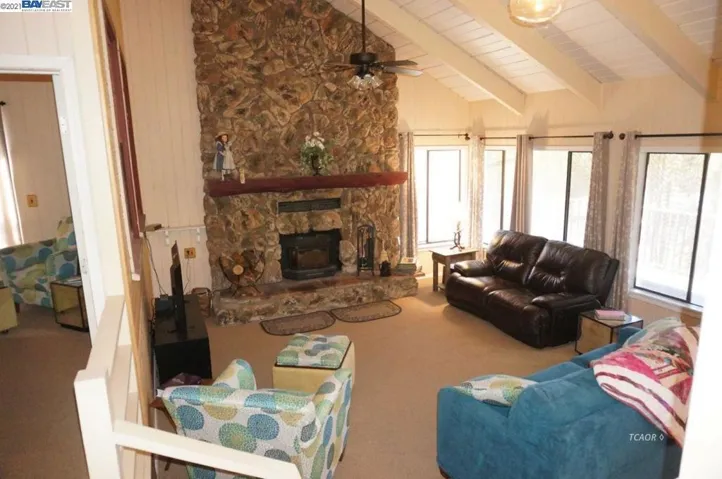 137 Reservoir Rd, Weaverville, California 96093
