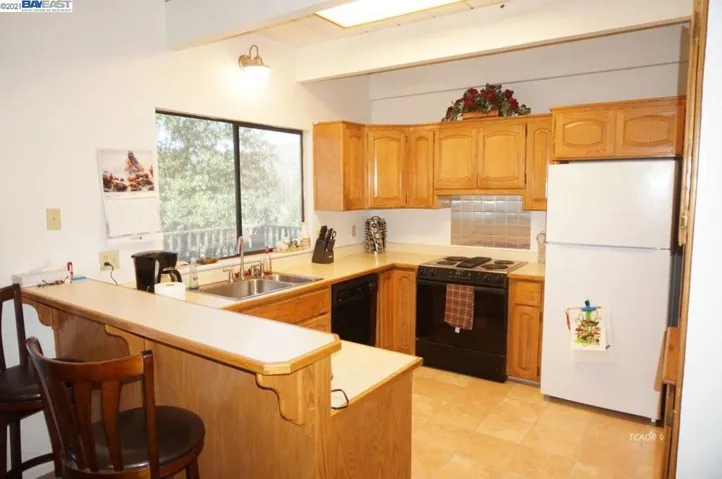 137 Reservoir Rd, Weaverville, California 96093