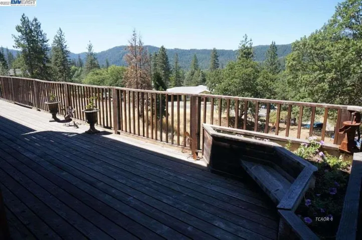 137 Reservoir Rd, Weaverville, California 96093