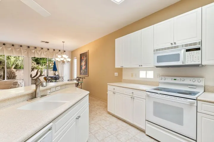 24-web-or-mls-068A2744
