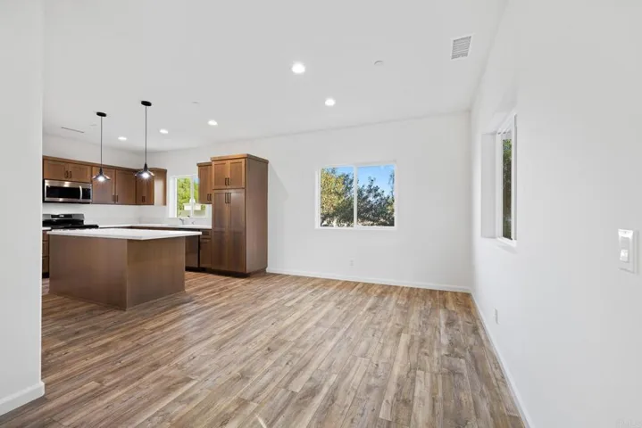 130 Scenic Dr, El Cajon, California 92021