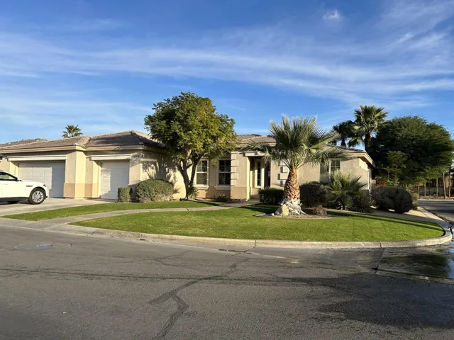 CORNER LOT. jpg