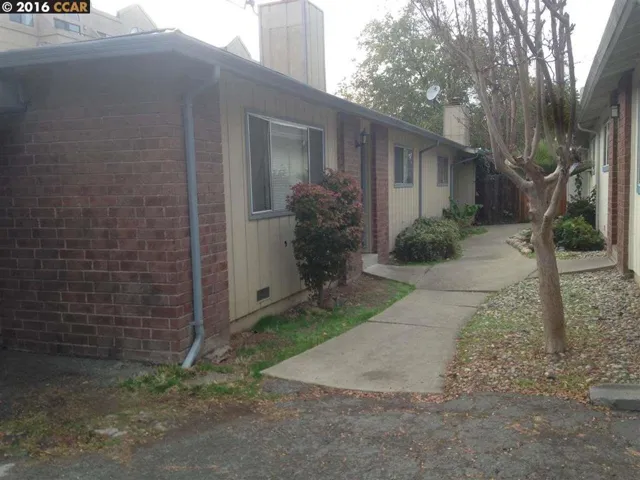 2111 California St A/b, Concord, California 94520