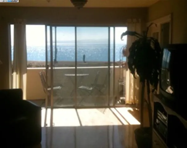 933 Shoreline Dr 205, Alameda, California 94501-5954