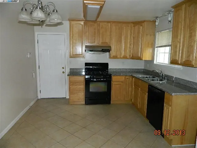 2061 Howe Dr, San Leandro, California 94578-1320