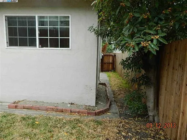 2061 Howe Dr, San Leandro, California 94578-1320