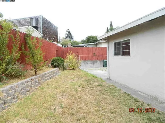 2061 Howe Dr, San Leandro, California 94578-1320