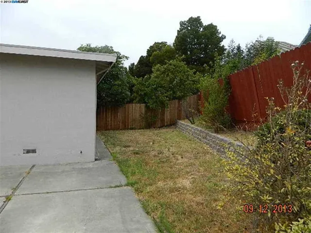 2061 Howe Dr, San Leandro, California 94578-1320