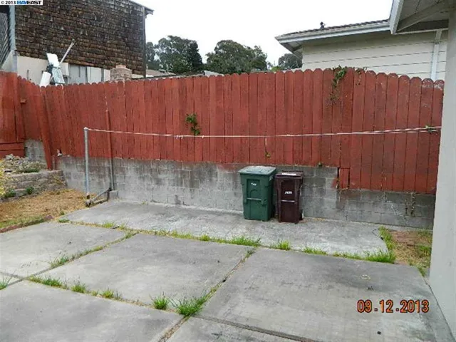 2061 Howe Dr, San Leandro, California 94578-1320