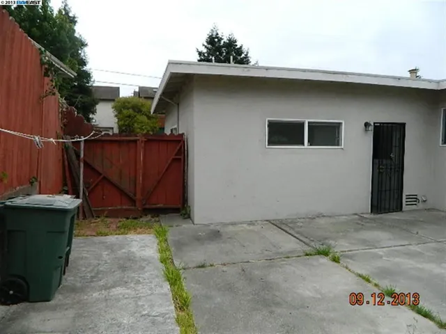 2061 Howe Dr, San Leandro, California 94578-1320
