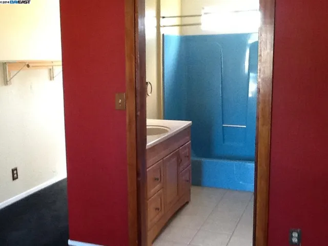 2402 26th Ave, Oakland, California 94601-1904