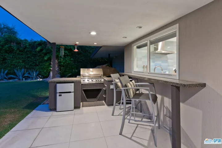 2696 S Camino Real, Palm Springs, California 92264