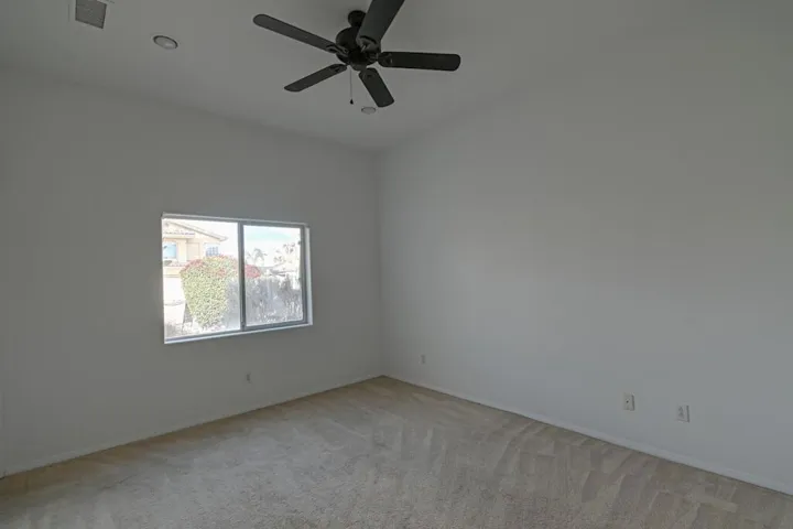 d - 4th bedroom