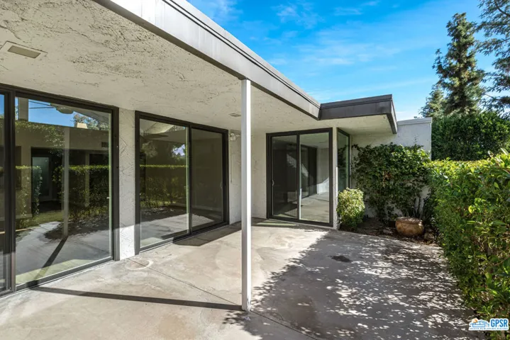 2247 Casitas Way, Palm Springs, California 92264