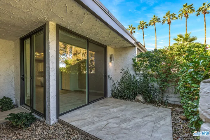 2247 Casitas Way, Palm Springs, California 92264
