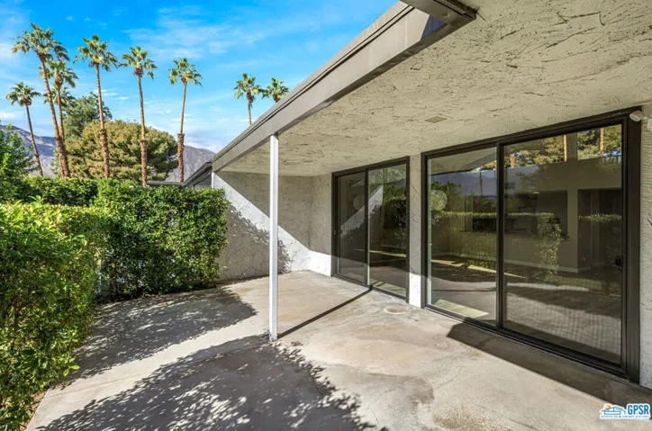 2247 Casitas Way, Palm Springs, California 92264