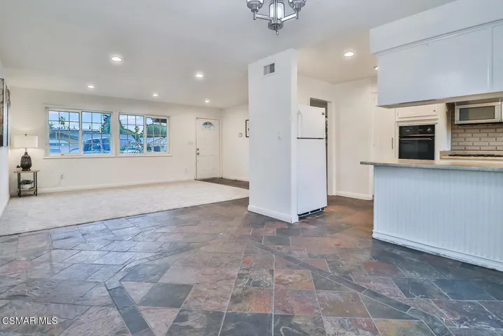 aEntry Living and Dining7