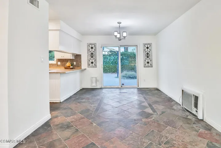 aEntry Living and Dining6