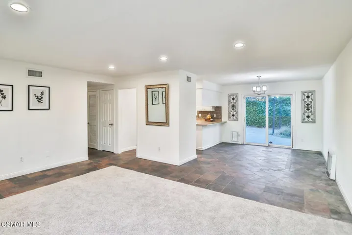 aEntry Living and Dining5