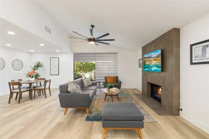 2105 S Calle Palo Fierro, Palm Springs, California 92264