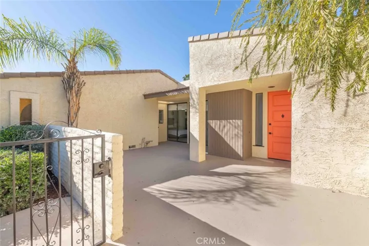 2105 S Calle Palo Fierro, Palm Springs, California 92264