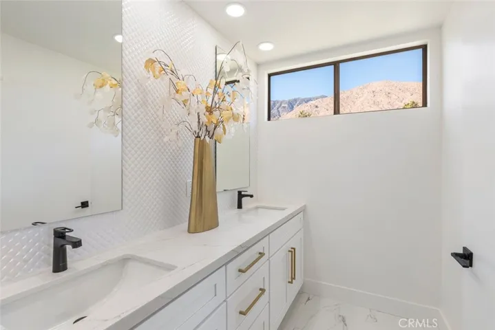 2105 S Calle Palo Fierro, Palm Springs, California 92264