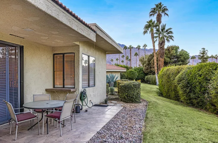 2400 E Oakcrest Private Rear Patio