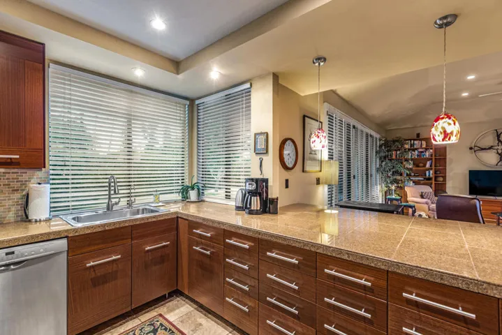 2400 E Oakcrest Kitchen