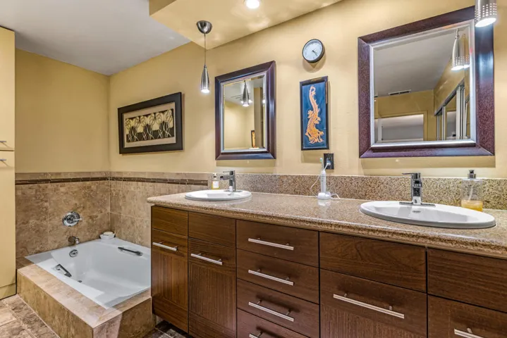 2400 E Oakcrest Primary Bathroom