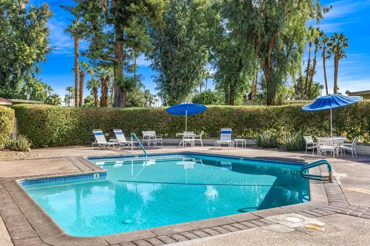 Pool 1