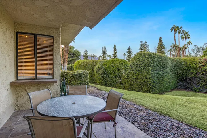 2400 E Oakcrest Private Rear Patio
