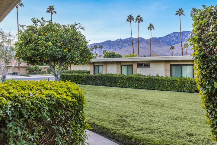2400 E Oakcrest BIG Views