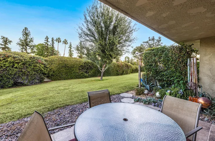 2400 E Oakcrest Private Rear Patio