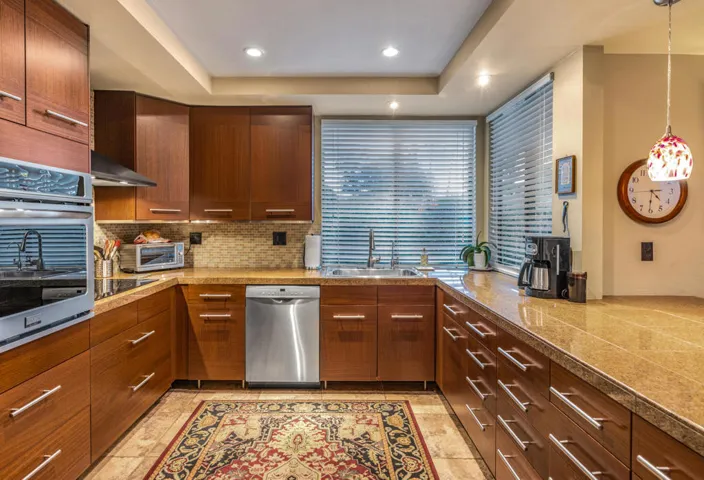 2400 E Oakcrest Kitchen