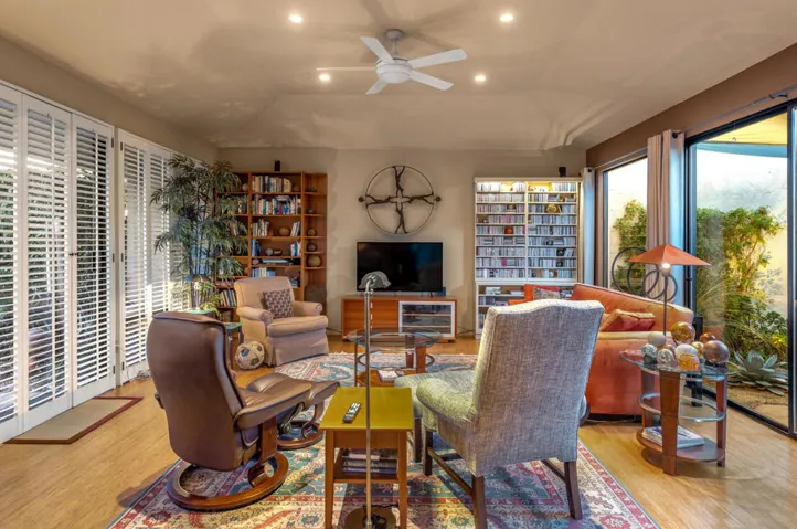 2400 E Oakcrest Greatroom